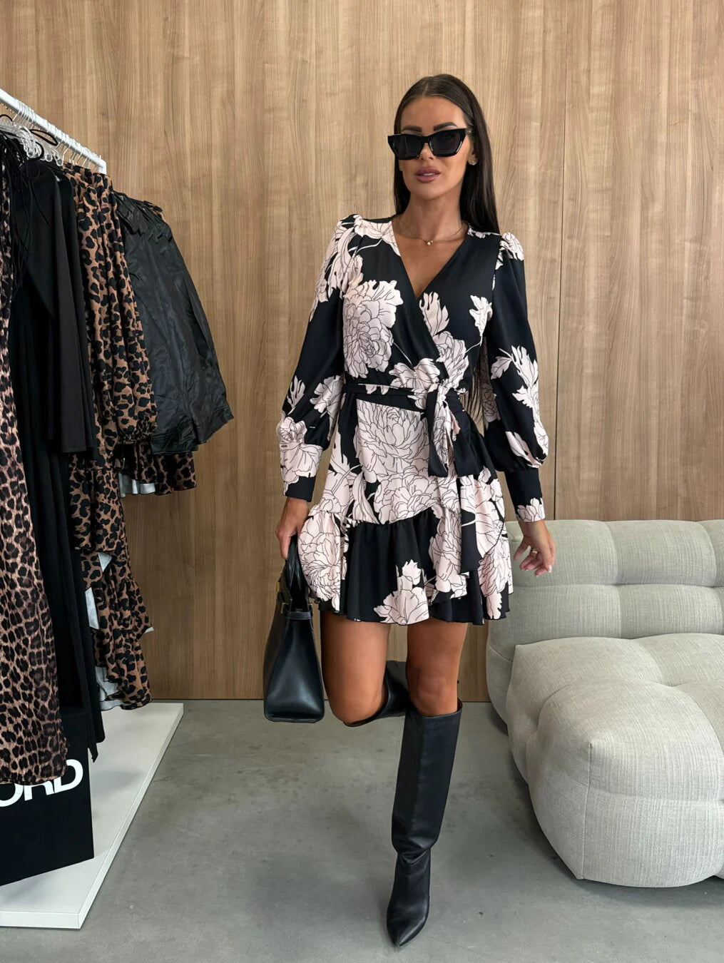 Seloria - Robe Mini Florale À Coupe Cache-Cœur Élégante